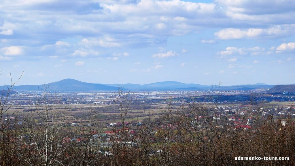 Белки. Древнее городище. Вид на Боржавскую долину.