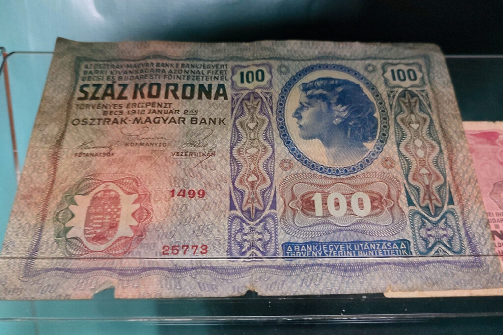 Дитяча екскурсія в Австро-Угорський банк