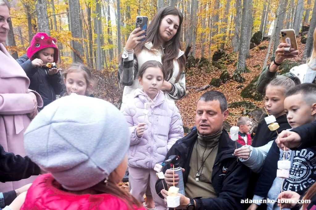 Дитяча екскурсія водоспад Скакало і Стоунхендж