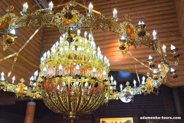 церква зіслання святого духа, вітраж Тіфані